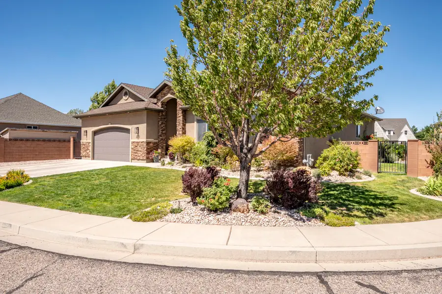 2280 W Crestview Cir, Cedar City, UT 84720 - #3
