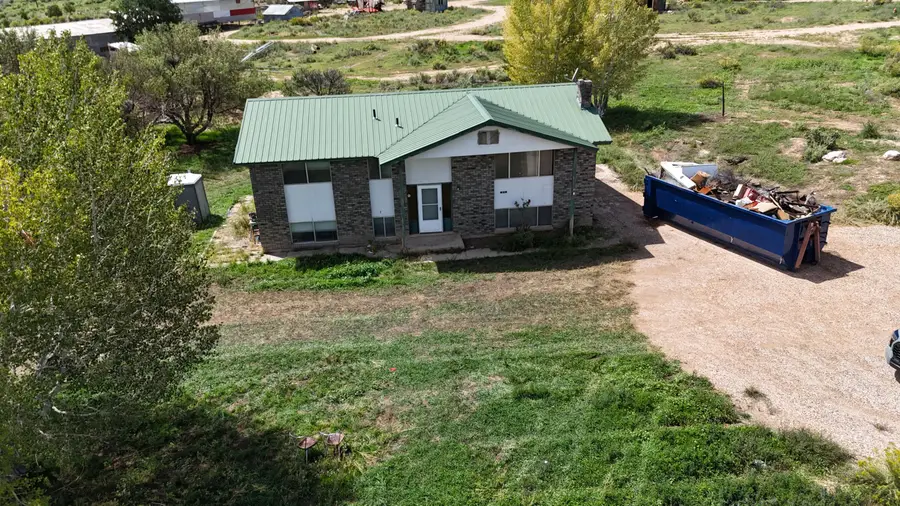 410 E Francisco Ln, Tropic, UT 84776 - #2