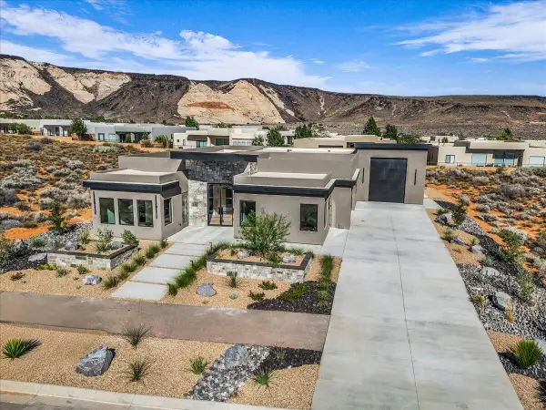 5414 N Johnson Arch Dr, St George, UT 84770