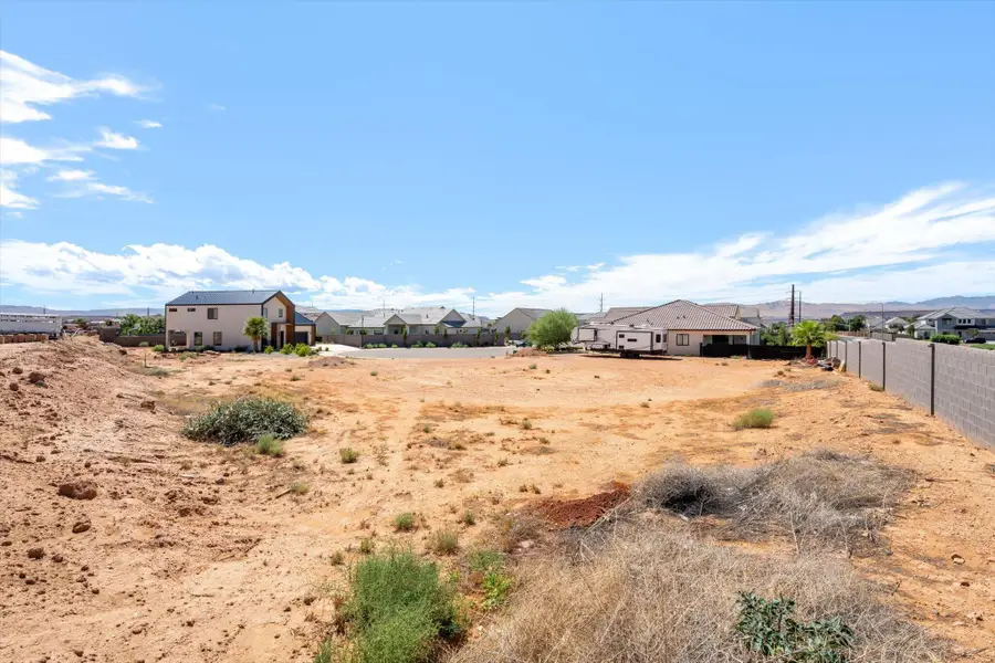 711 E Crew Ct, Washington, UT 84780 - #3
