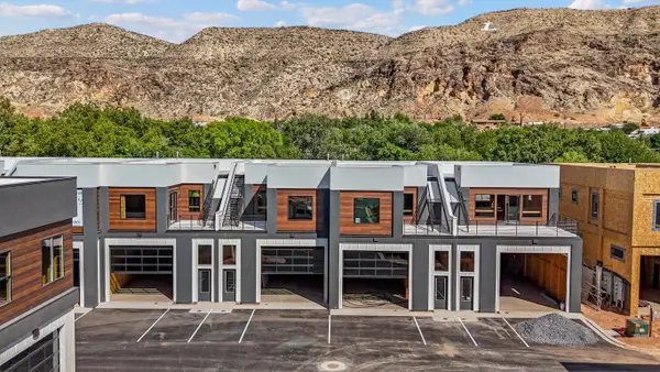80 W Center St #23, La Verkin, UT 84745