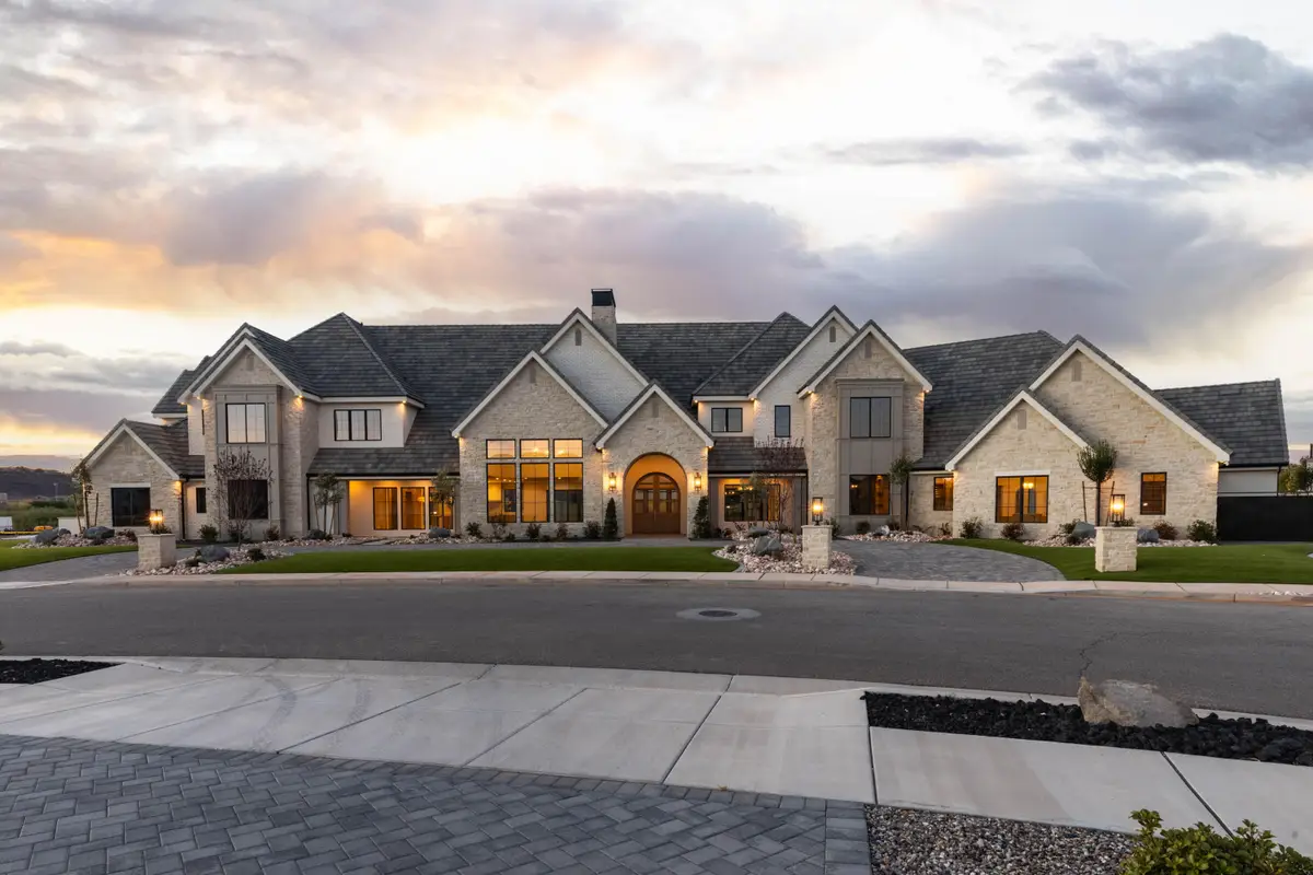 2585 E Waters Edge Cir, Saint George, UT 84790 - #1