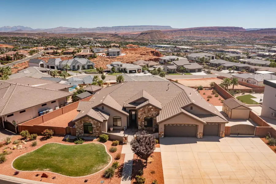 74 N Cliffside Dr, Washington, UT 84780 - #3