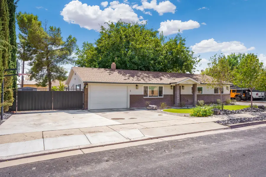 713 W Chaparral Dr, Washington, UT 84780 - #2