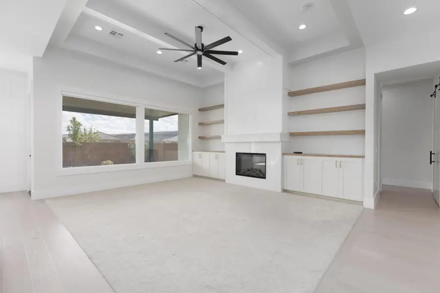 323 S Water Course Dr, Washington, UT 84780 - #3