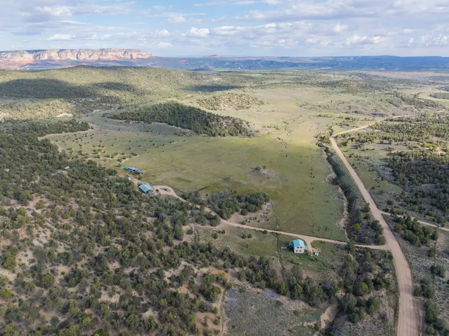 409 S Mineral Springs Rd, Mount Carmel, UT 84755 - #2