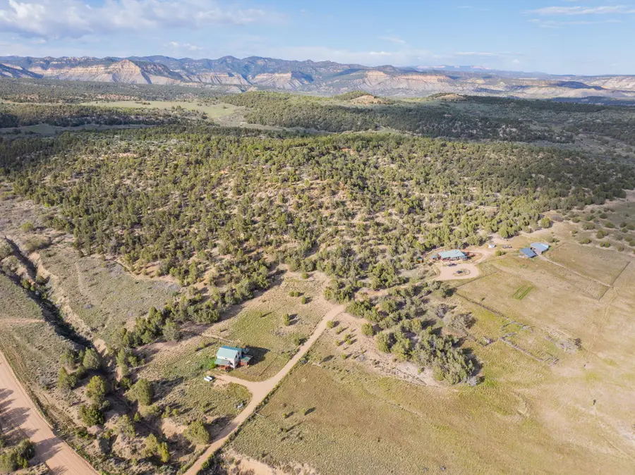 409 S Mineral Springs Rd, Mount Carmel, UT 84755 - #3