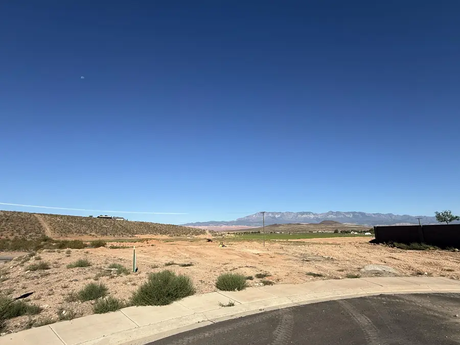 1078 W Rock View Dr #16, Hurricane, UT 84737 - #3