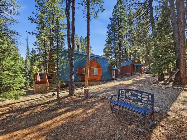 2350 E Foxtree Rd, Duck Creek, UT 84762