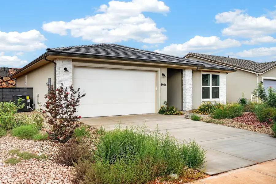 3986 S 2160, Hurricane, UT 84737 - #2