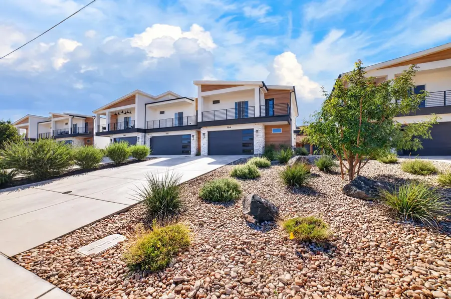 754 E Desert Cactus Dr, Washington, UT 84780 - #3