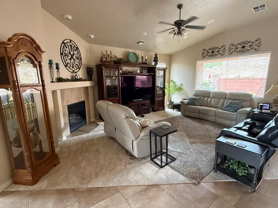 601 Rolling Hills Dr, Saint George, UT 84770 - #3