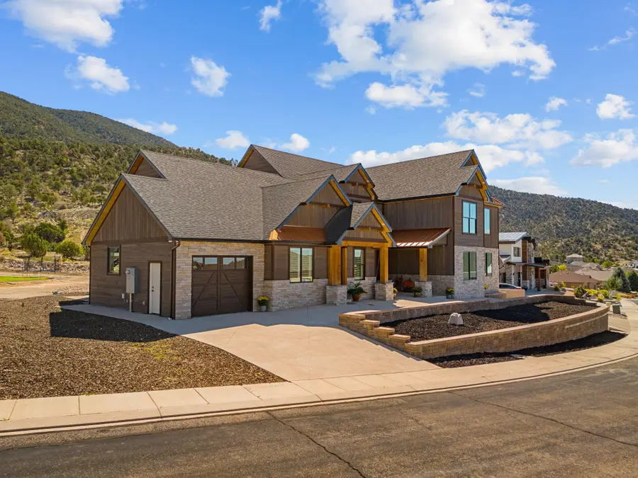 1192 E Ashdown Forest Rd, Cedar City, UT 84721 - #2