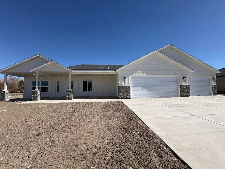 672 N Kaycie Ln, Panguitch, UT 84759 - #1