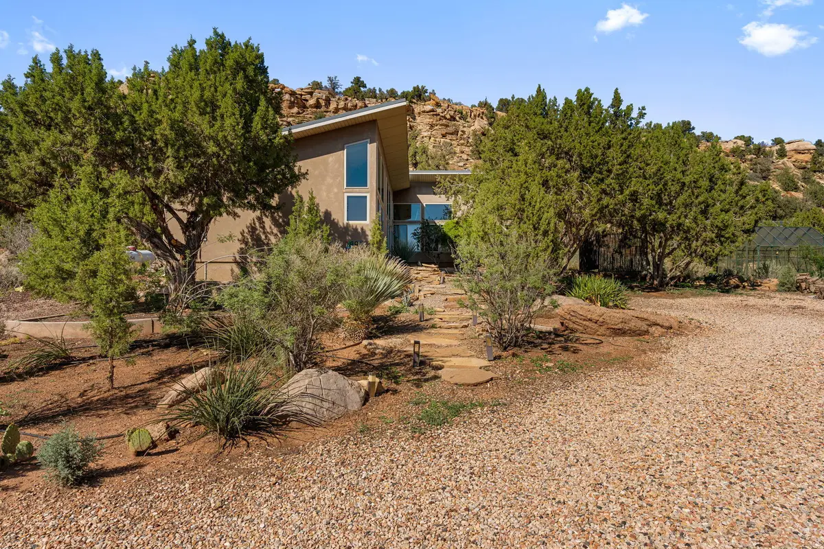 894 W Foothill Dr, Apple Valley, UT 84737 - #1