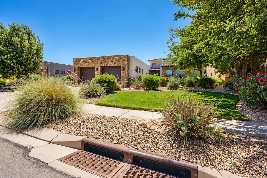 1359 W Shinnecock Cir, Saint George, UT 84770 - #3