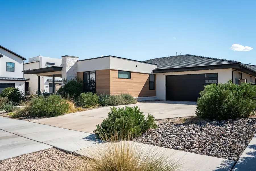 633 W Emerald Point Dr, Saint George, UT 84790 - #2
