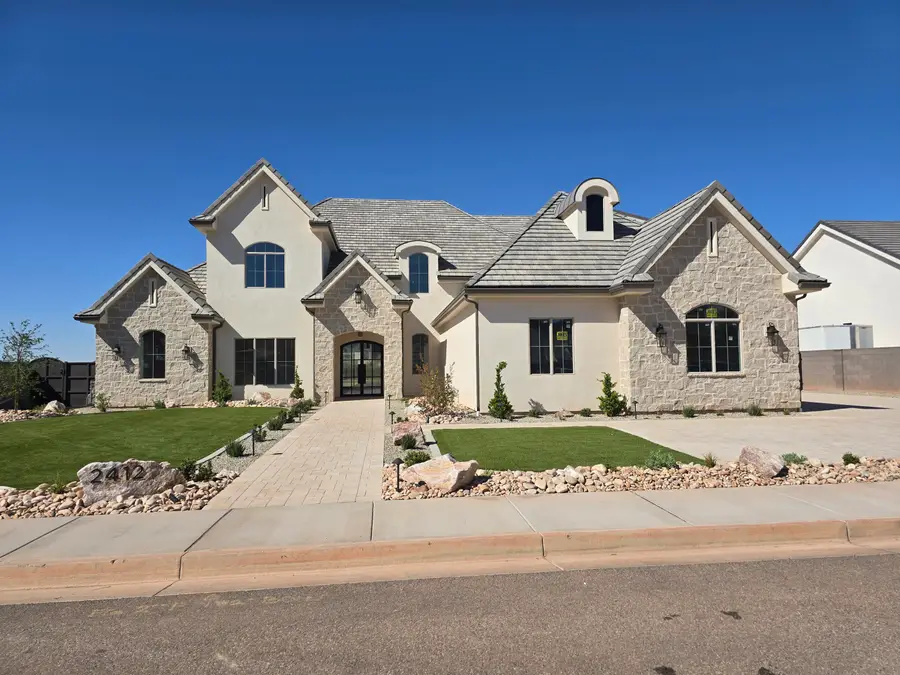 2412 S Breckenridge Dr, Saint George, UT 84790 - #2