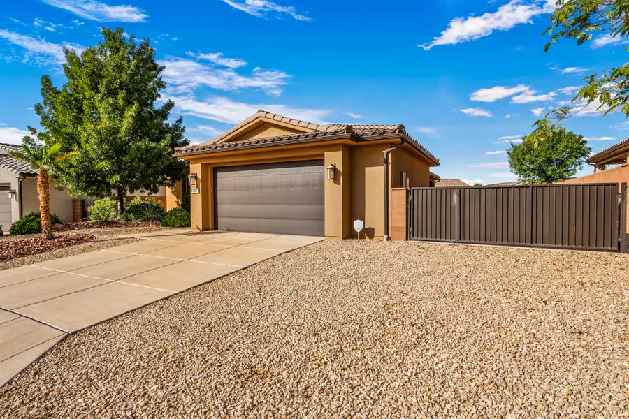 1017 N Blue Topaz Dr, Washington, UT 84780 - #2