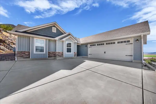 3257 W Kingsbury Dr, Cedar City, UT 84720