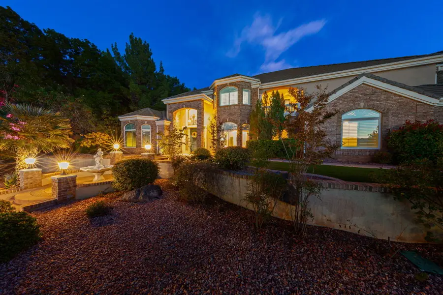 987 W Shadow Point Dr, Saint George, UT 84770 - #2