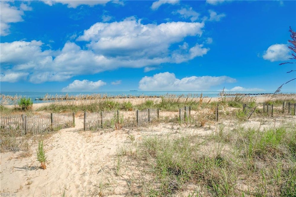 824 W Ocean View Avenue D, Norfolk, VA 23503 BHGRE