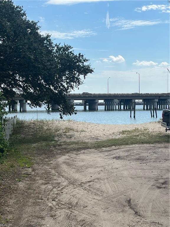 925 Little Bay Avenue, Norfolk, VA 23503 BHGRE