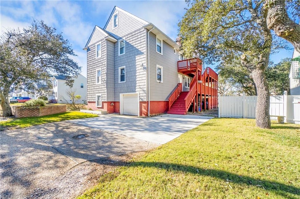 9533 7th Bay Street, Norfolk, VA 23518 BHGRE