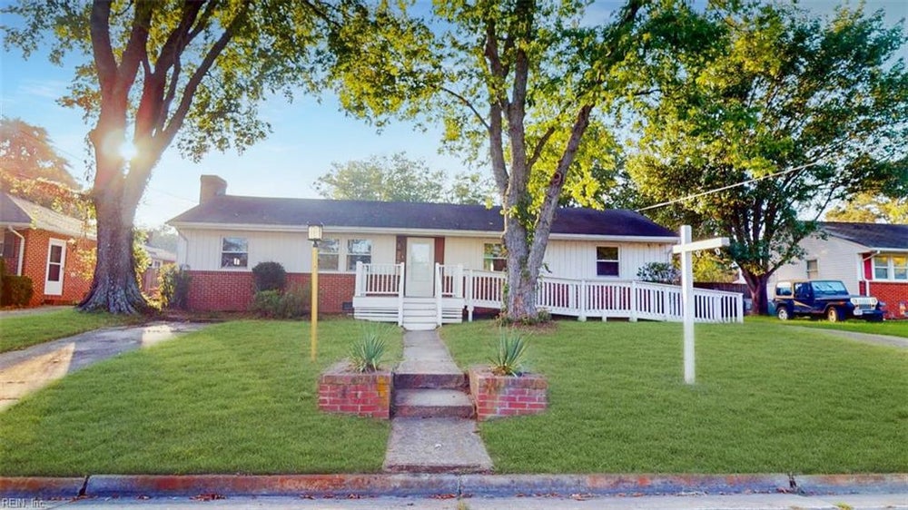 206 Kingwood Drive, Newport News, VA 23601 BHGRE