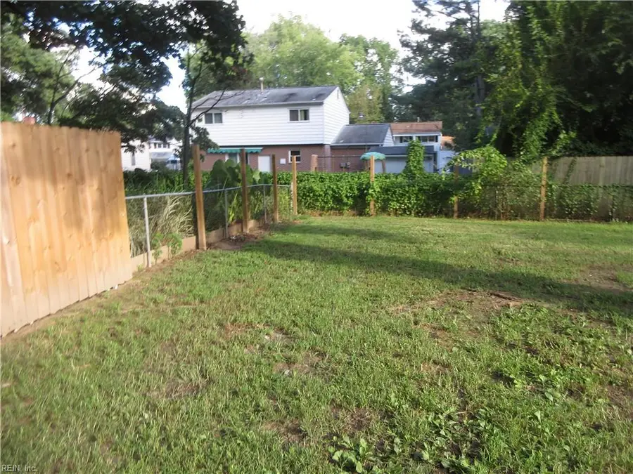 109 Fischer Drive, Newport News, VA 23608 - Image #2
