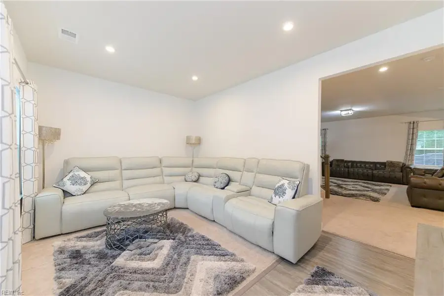 112 Silverlake Run, Yorktown, VA 23690 - Image #2