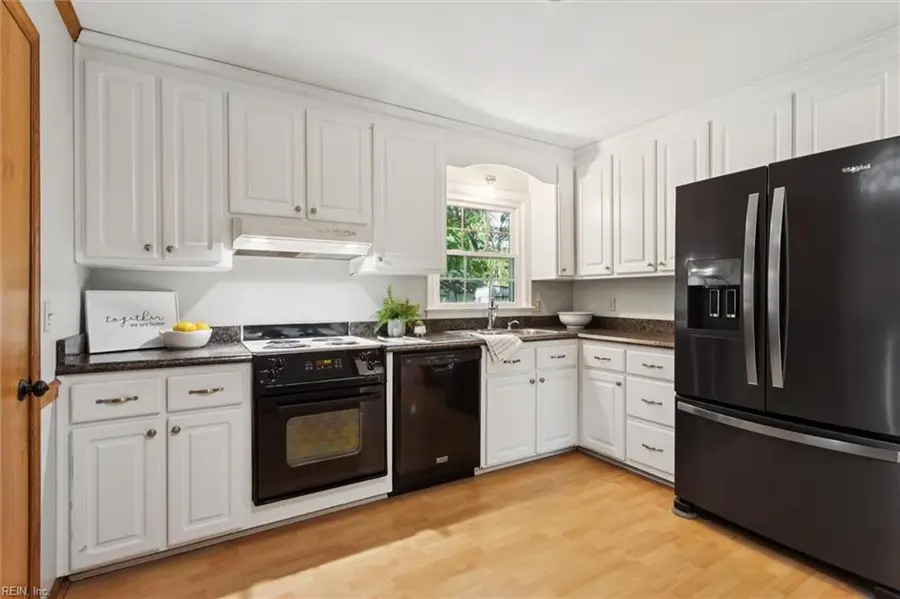 601 Beacon Court, Newport News, VA 23601 - Image #2