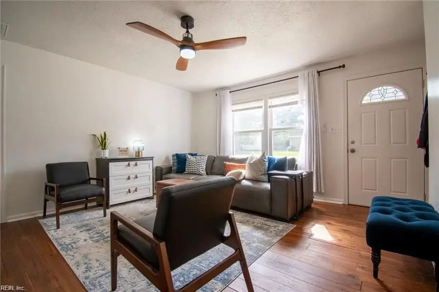 112 Robinson Drive, Newport News, VA 23601 - Image #2