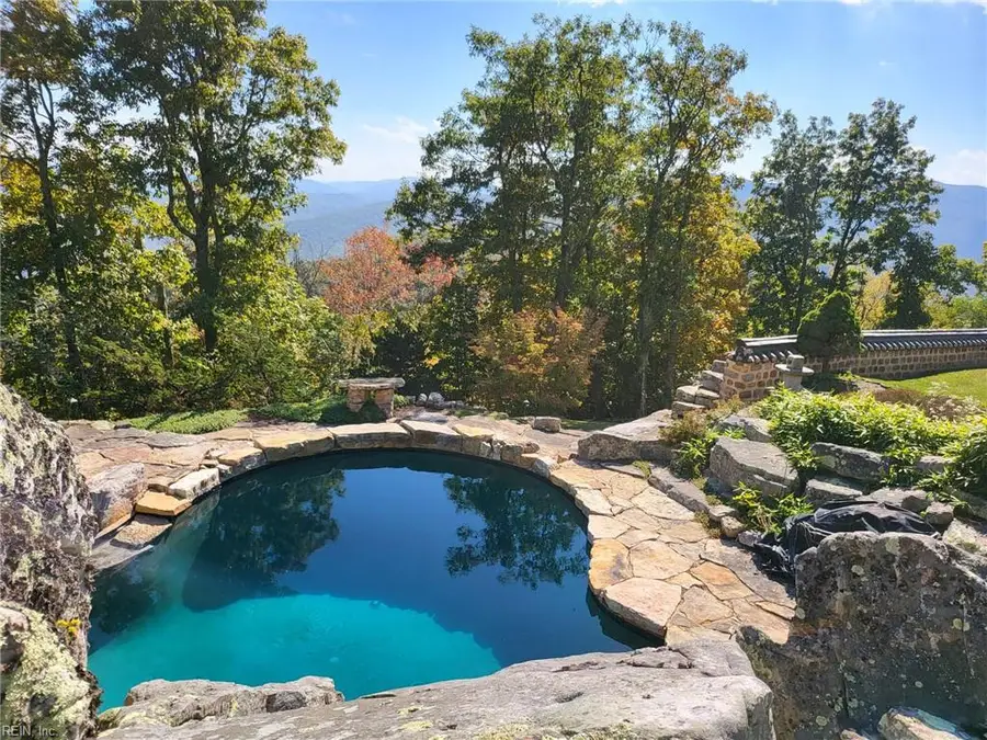 106 Airport Road, Hot Springs, VA 24445 - Image #3