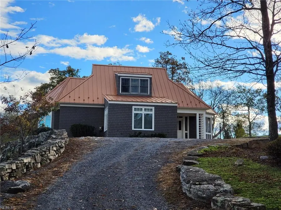 504 Airport Drive, Hot Springs, VA 24445 - Image #3