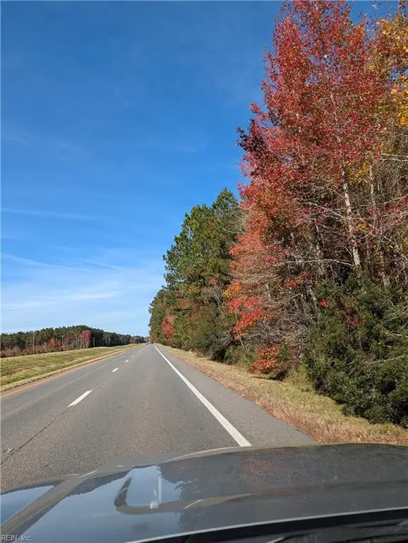 17 N George Washington Memoral Parkway, Gloucester, VA 23061