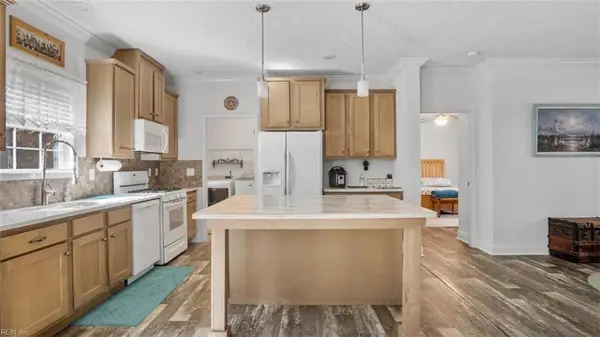 231 Mulberry Lane, Bracey, VA 23919