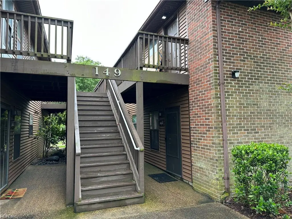 149 Windsor Castle Drive #E, Newport News, VA 23608 - Image #1