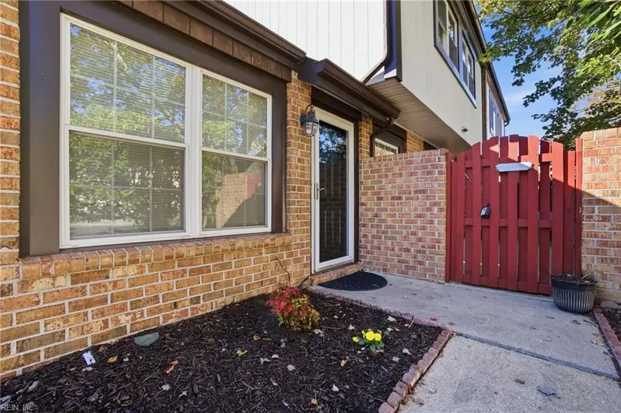 828 Gadwall Court, Virginia Beach, VA 23462 - Image #2