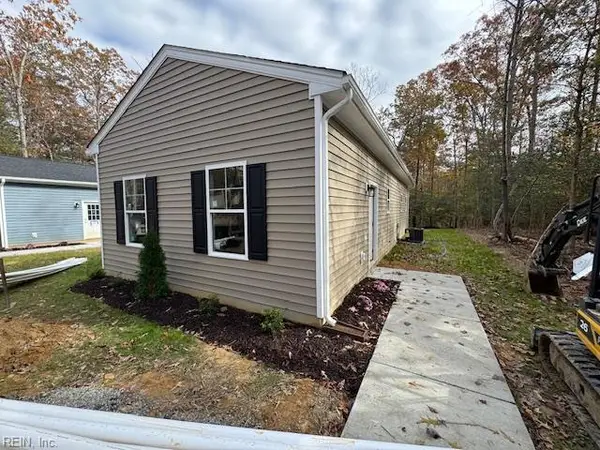 12401 Cedar Trail, Gloucester, VA 23061