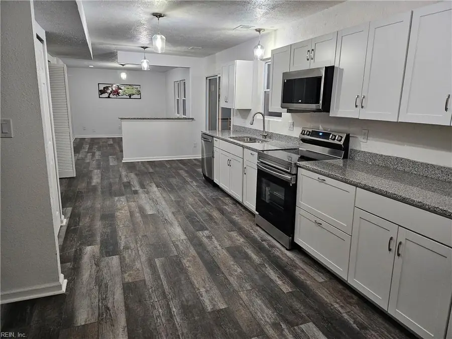 937 Chatsworth Drive, Newport News, VA 23601 - Image #2