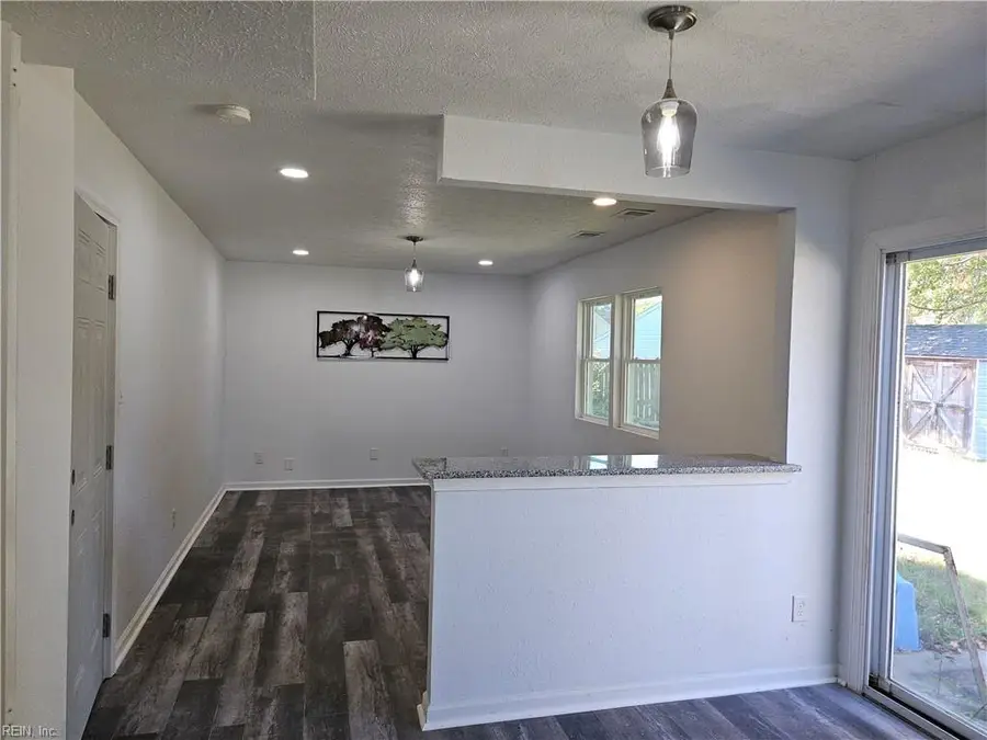 937 Chatsworth Drive, Newport News, VA 23601 - Image #3