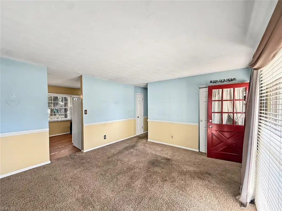 6 Brown Court, Portsmouth, VA 23701 - Image #2