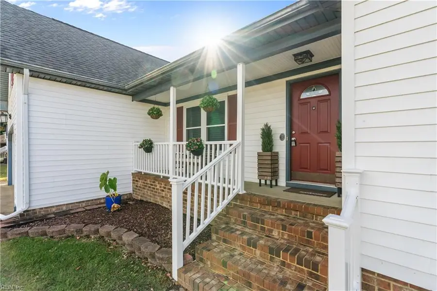 817 Kemp Meadow Drive, Chesapeake, VA 23320 - Image #2