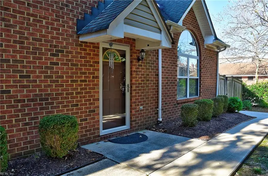 5300 Village Square Ct, Virginia Beach, VA 23455 - Image #2