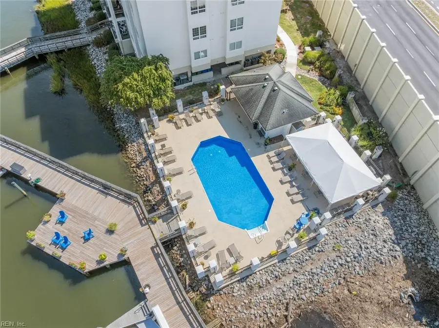 1284 Laskin Road #302, Virginia Beach, VA 23451 - Image #3