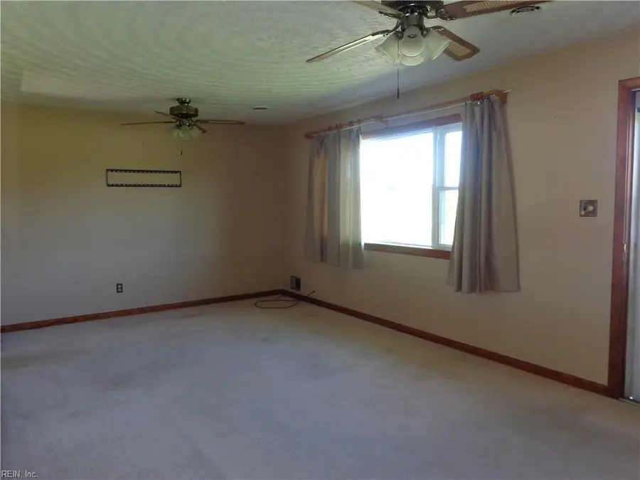 928 Shillelagh Road, Chesapeake, VA 23323 - Image #3