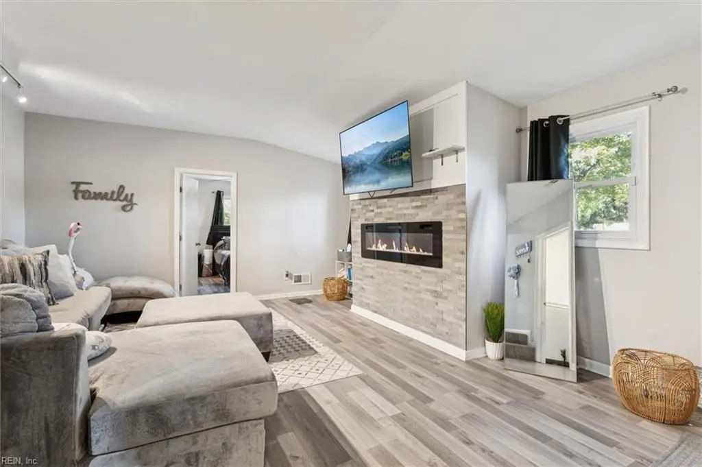 3725 Bosun Drive, Chesapeake, VA 23321 - Image #1