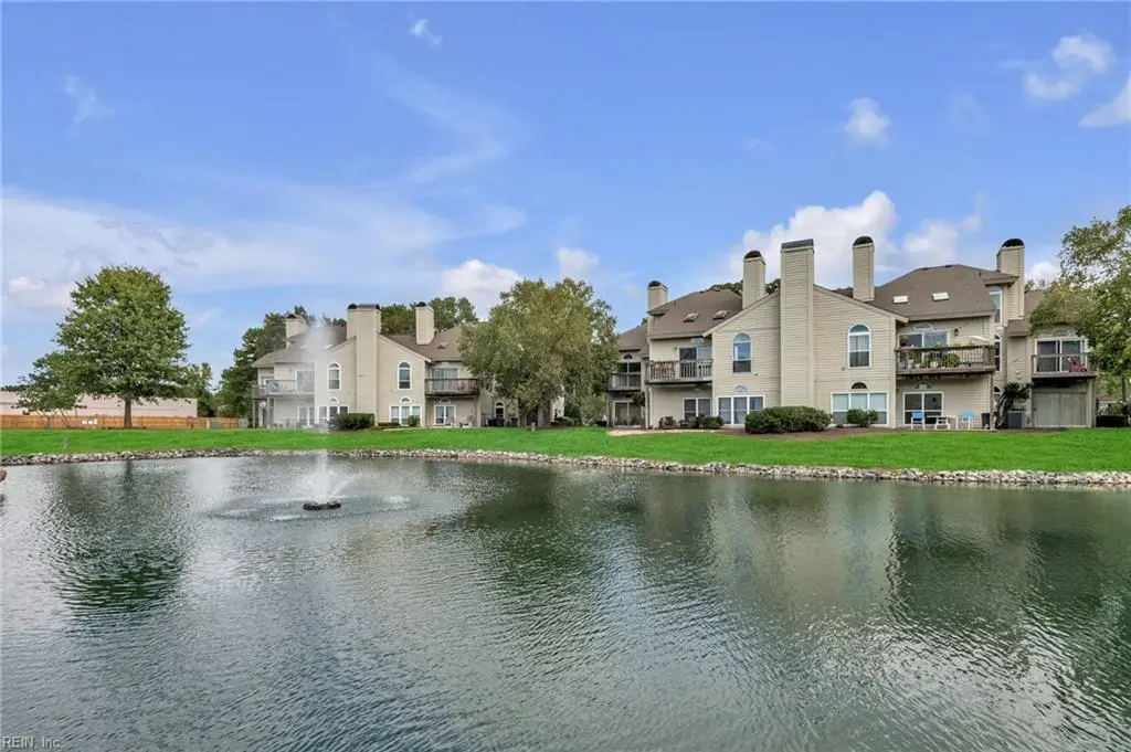 533 E Lake Circle, Chesapeake, VA 23322 - Image #1