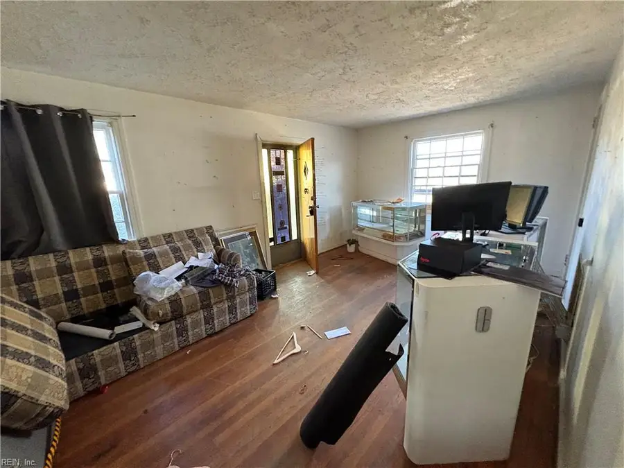 3833 Robin Hood Road, Norfolk, VA 23513 - Image #3